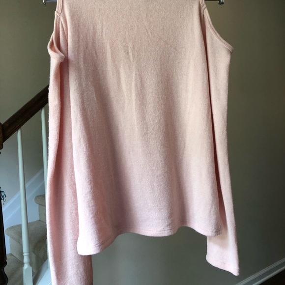 Everly Pink Cold Shoulder Sweater Top Sz S - Picture 9 of 9
